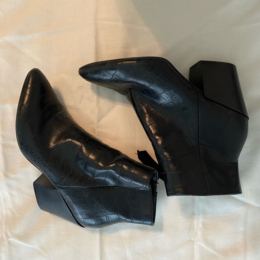 Dolce Vita Booties